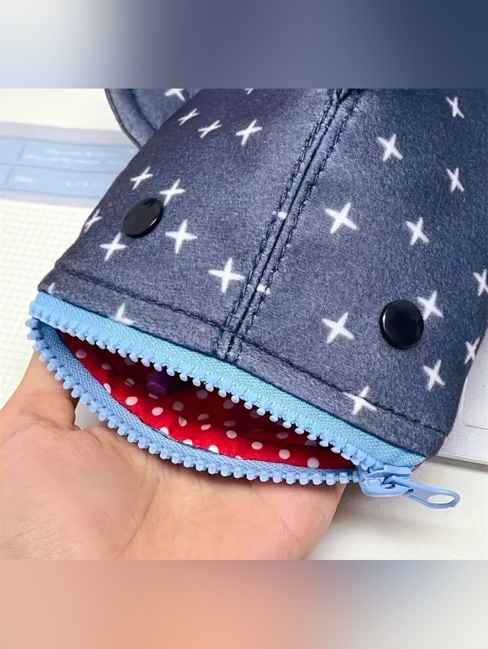 Shark Coin Purse Pouch in Navy with White X Pattern - Picture 2 of 6